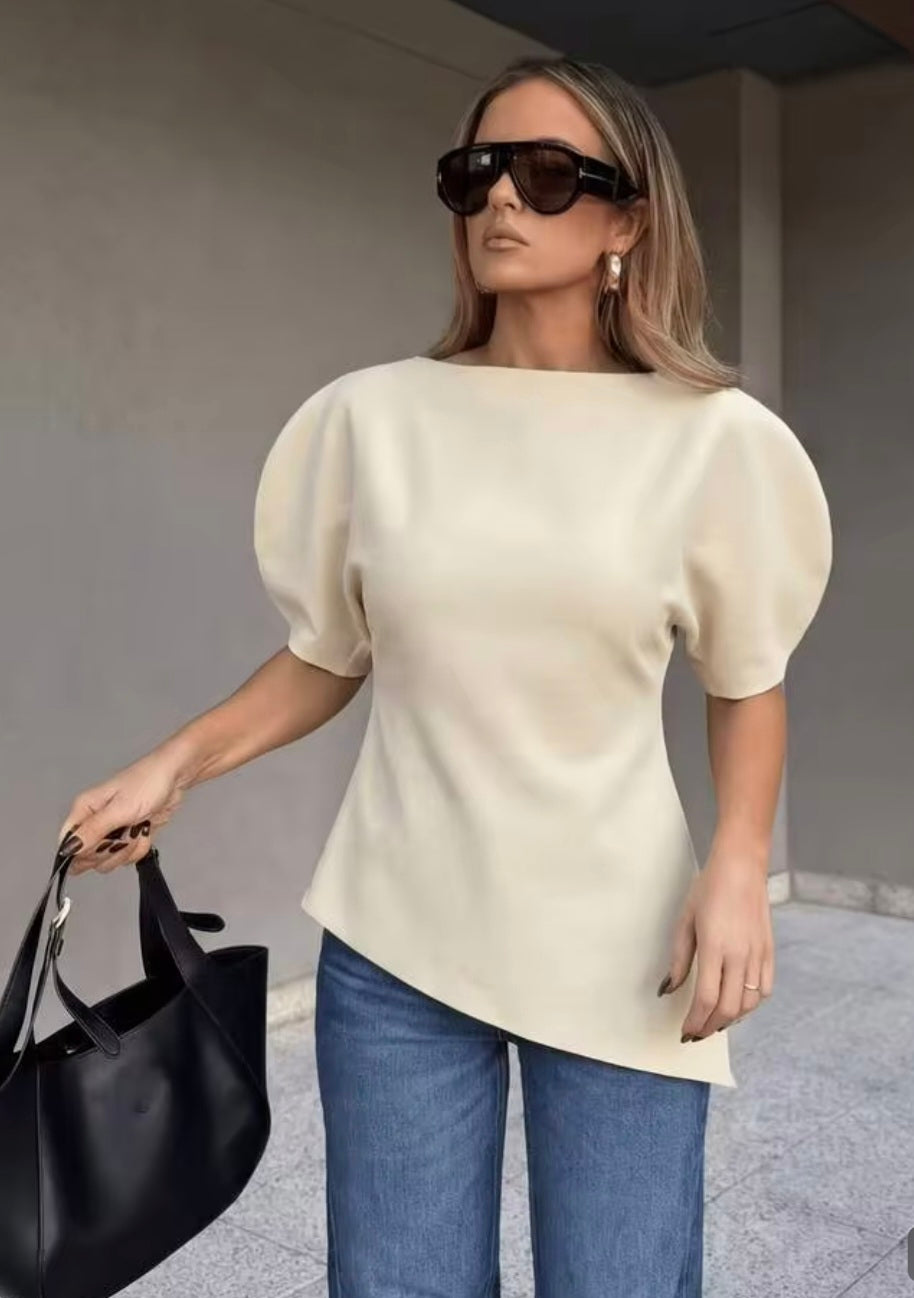Blusa beige asimétrica