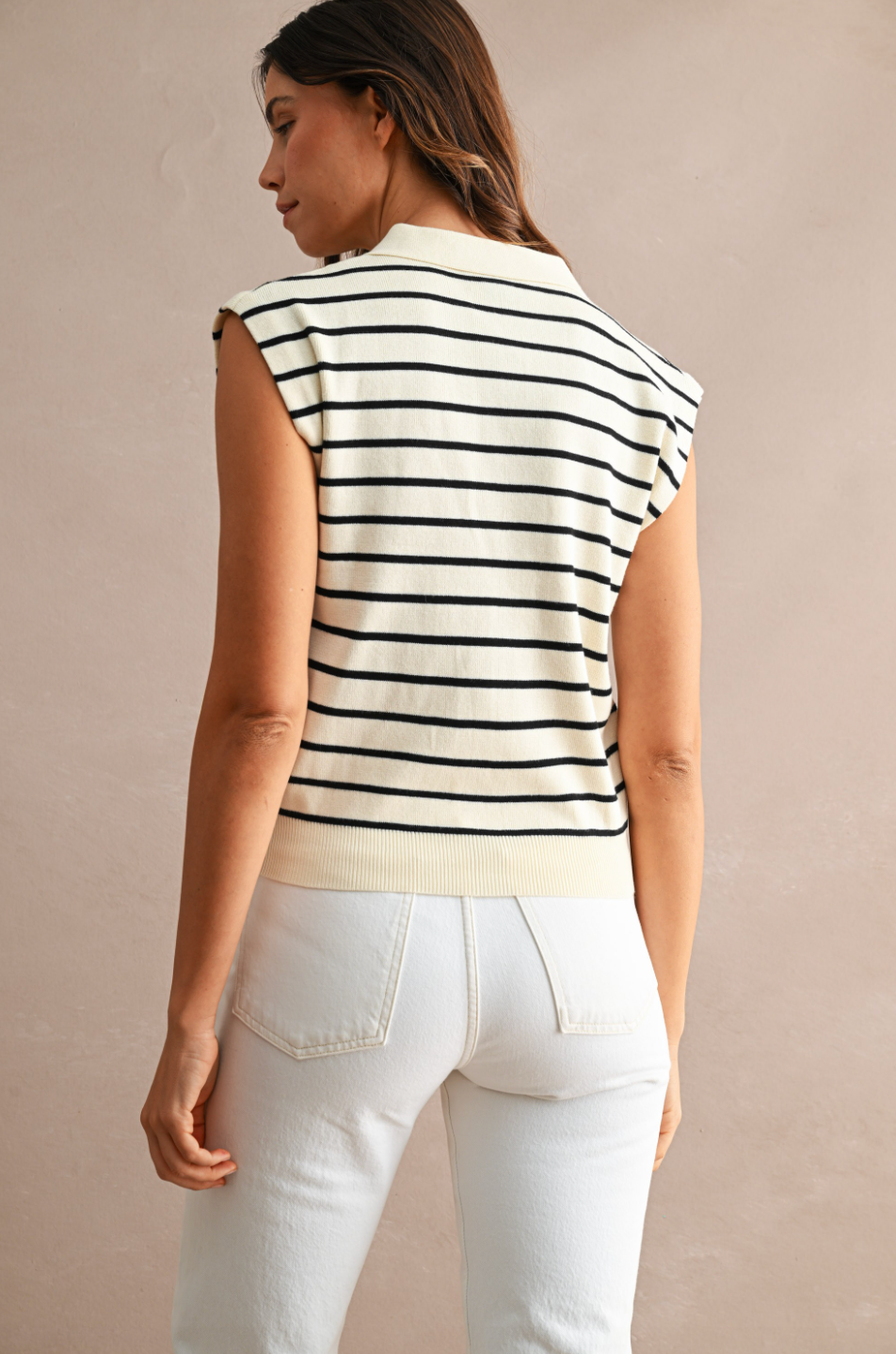Chaleco marfil lineas